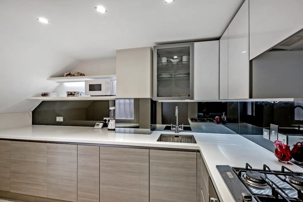 Фото Fantastically Located 1bd Flat, Knightsbridge