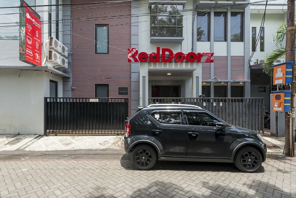 Фото RedDoorz near Grand City Mall 2