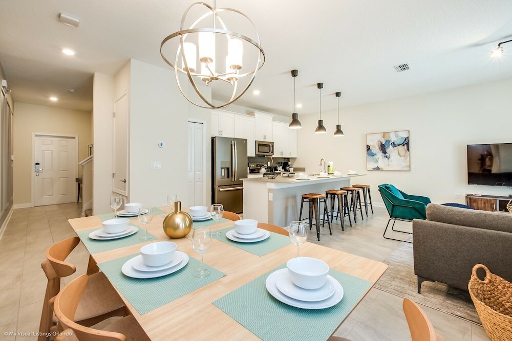 Фото Stylish Home w Private Pool, 10 Min. From Disney!