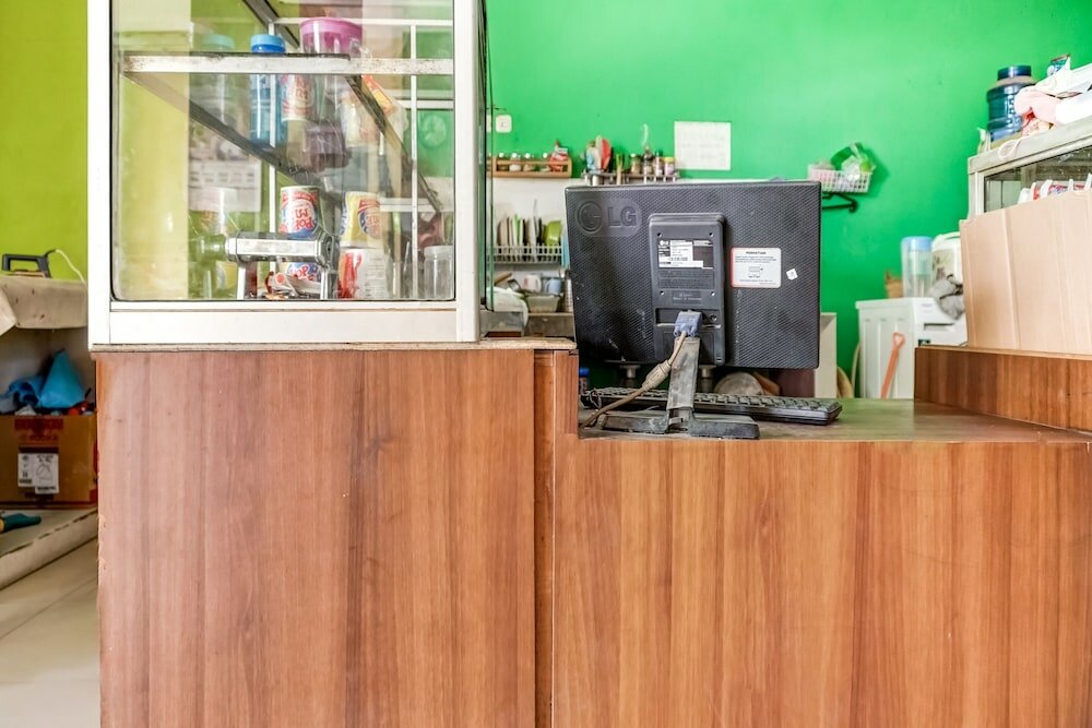 Фото Spot On 91336 Guesthouse Tarumanegara