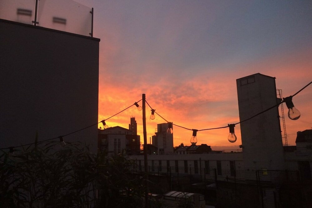 Фото Beautiful Canalside 1-bedroom Flat With Terrace