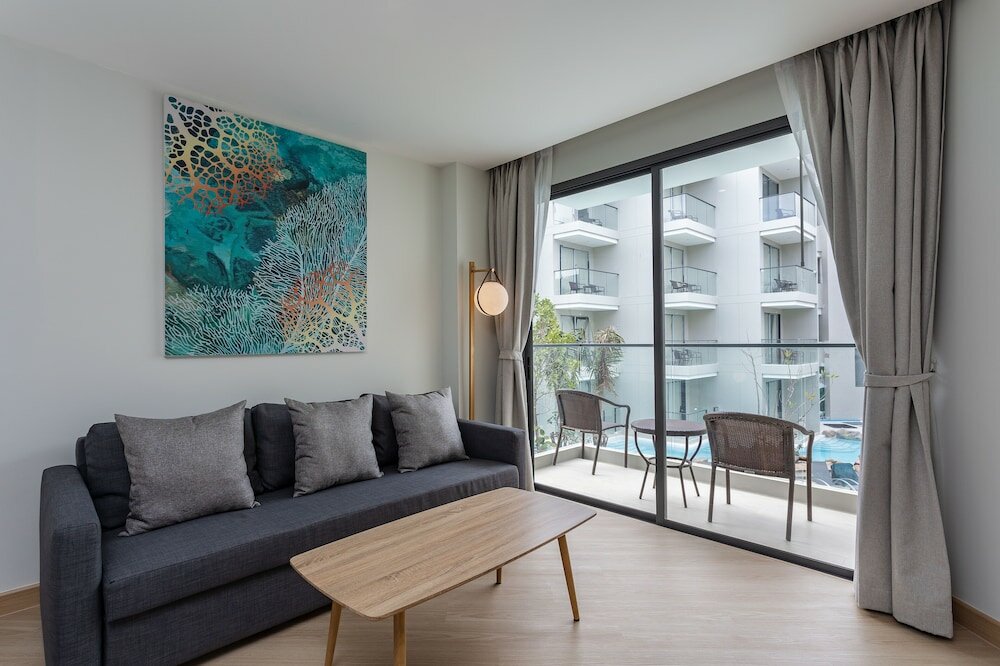 Фото Phuket Emerald Beach Resort