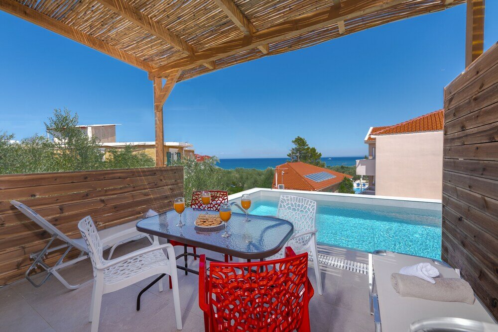 Фото Kozanos Suites with Private Pool