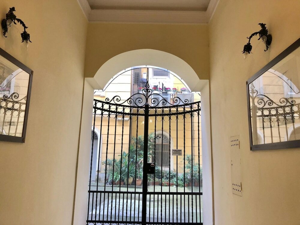 Фото Iulia Guest House