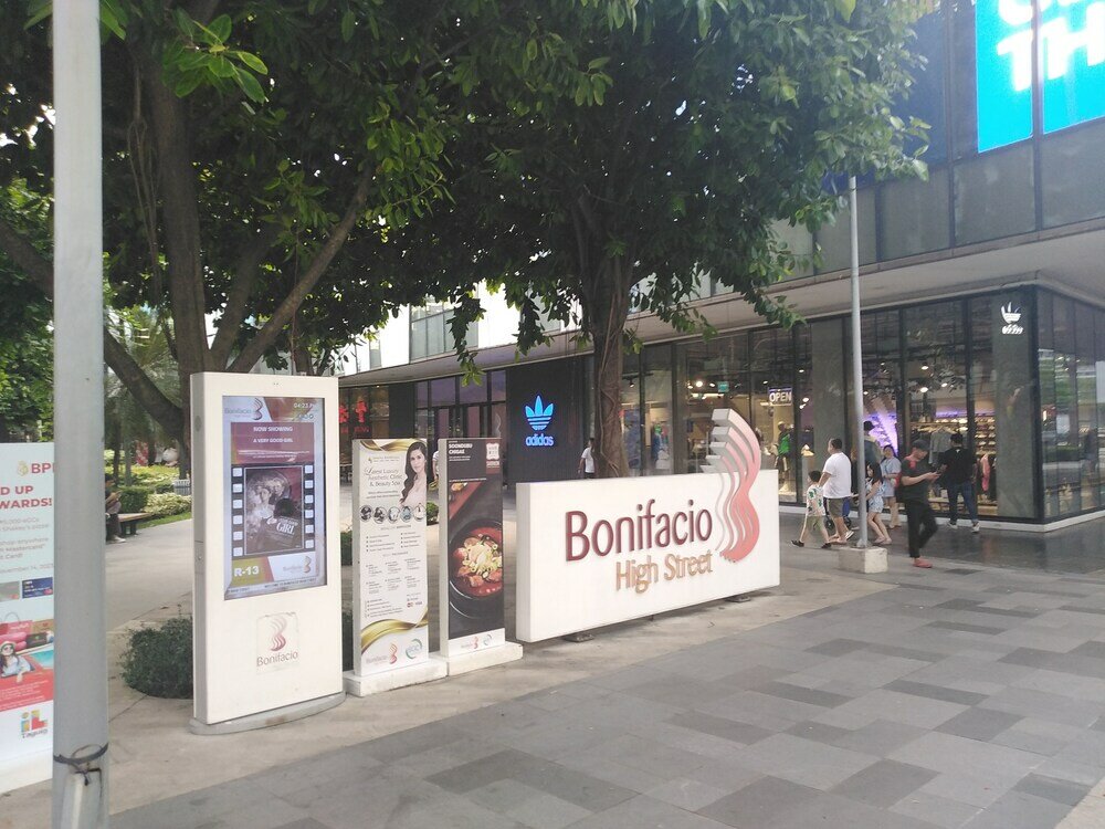 Фото Forbes Park Area Bgc