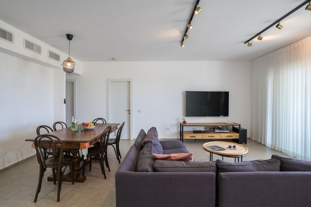 Фото Alloro First Line To The Beach