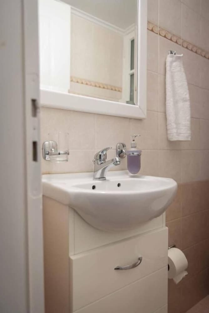 Фото Yiasemi of Chios