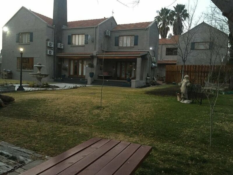 Гостиница Tuscana Villa Guesthouse в Крунстаде