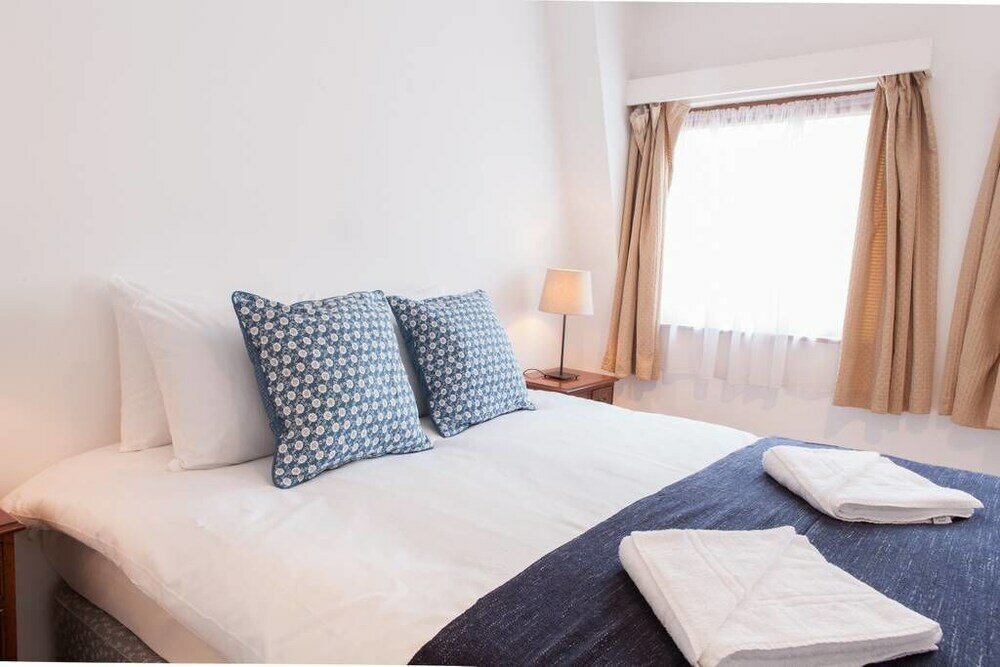 Фото Stylish Apartments next to Buckingham Palace