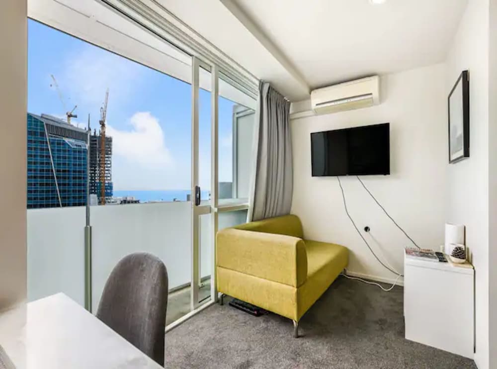 Фото Tidy Apartment With Balcony