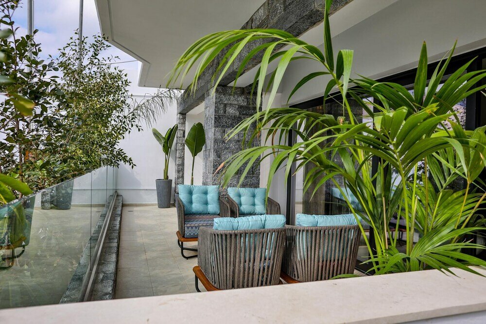 Фото Beach Walk Luxury Suites