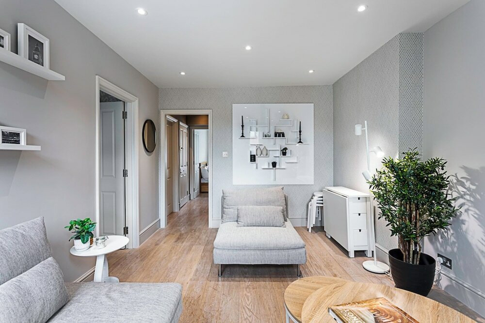 Фото Fulham Serenity: Your Charming 2-bed Retreat