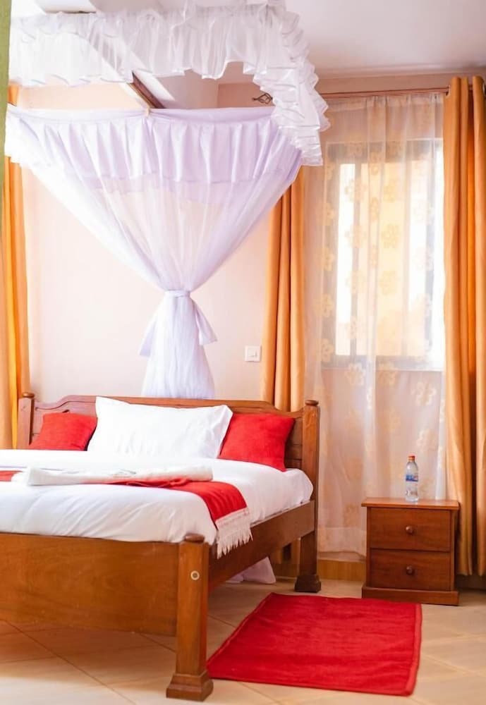 Фото Takeover Restaurant & Accommodation