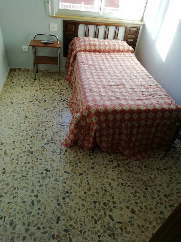 Фото Hostal La Estrada Restaurante