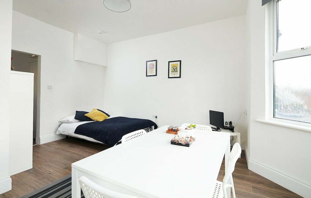 Фото Charmstay Apartments