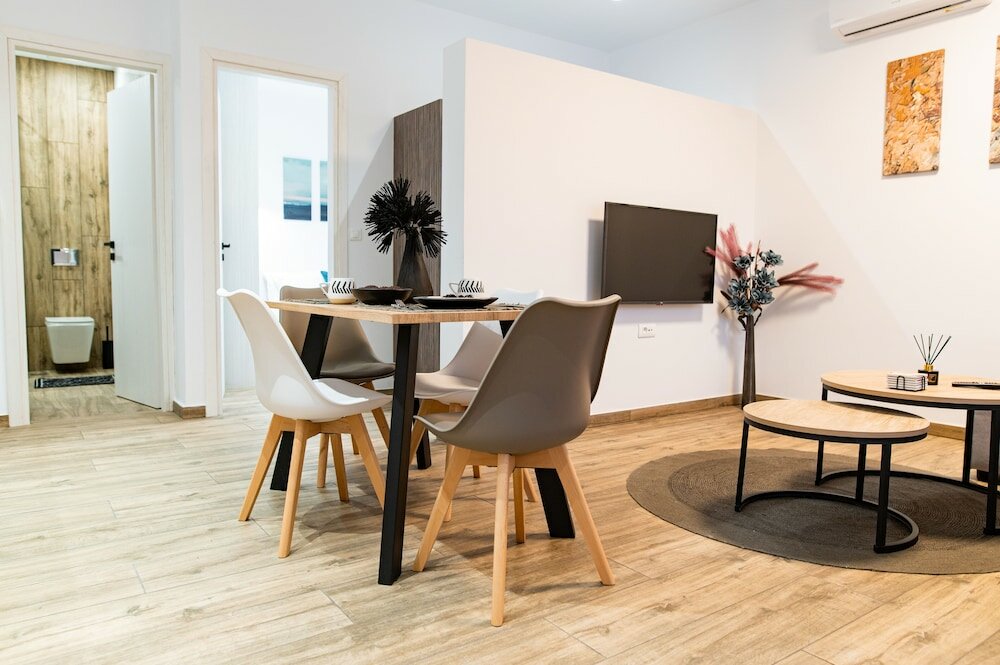 Фото Pebble Garden Blue Dahlia