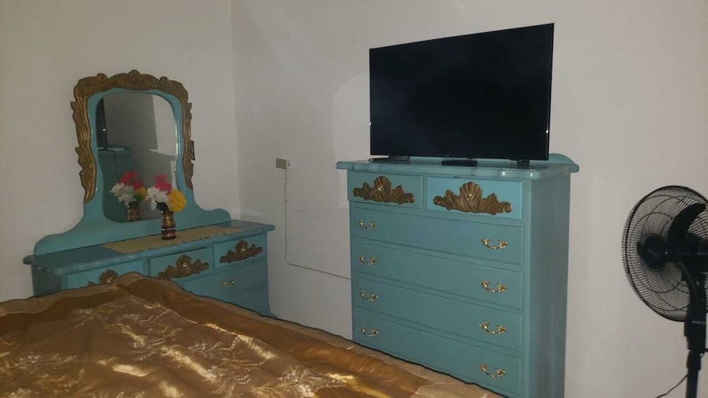 Фото Luvie's Chill Spot