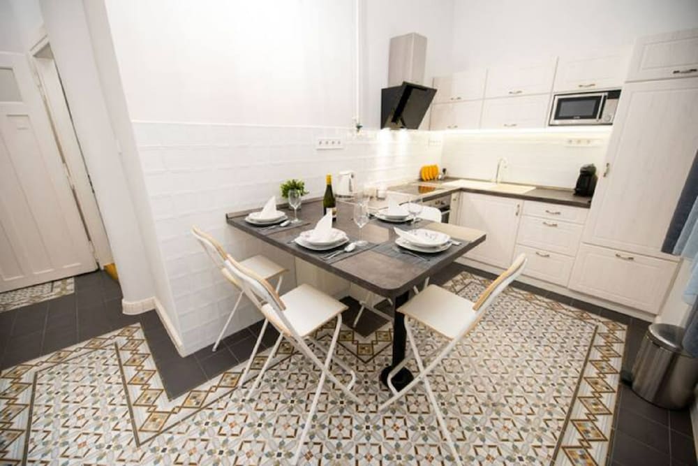 Фото Central Luxury Apartment