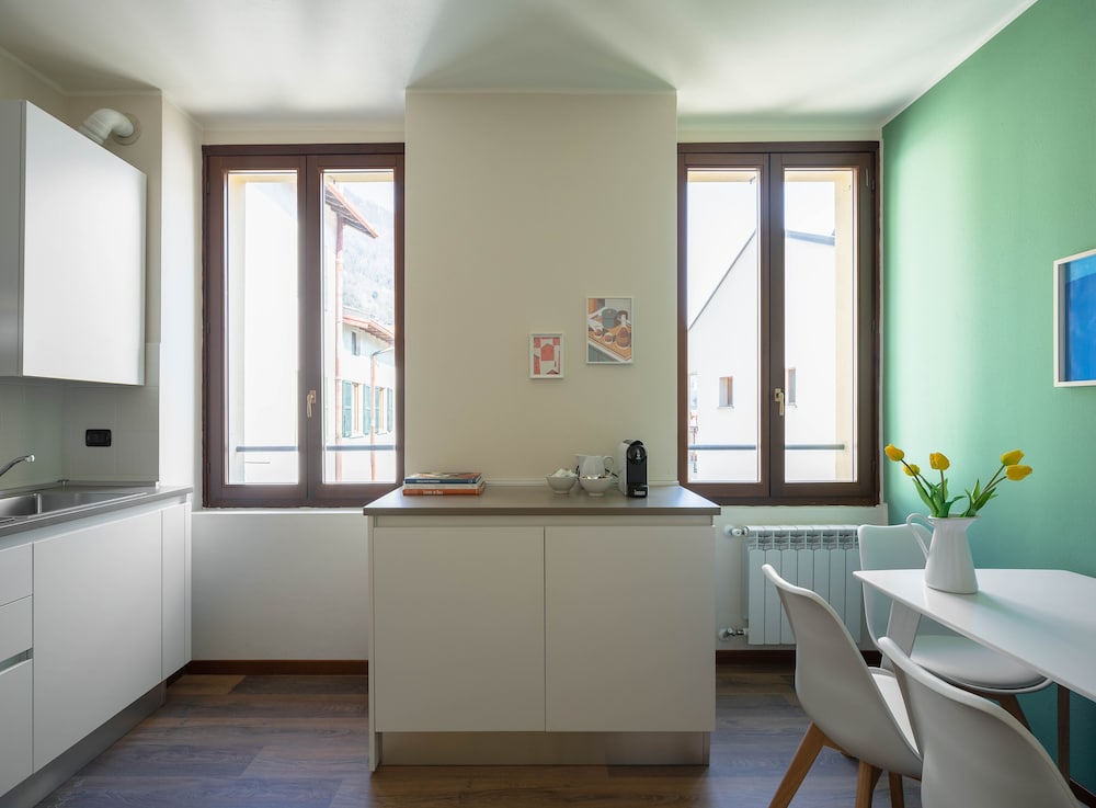 Фото Holiday Apartment 10- San Siro lake Como