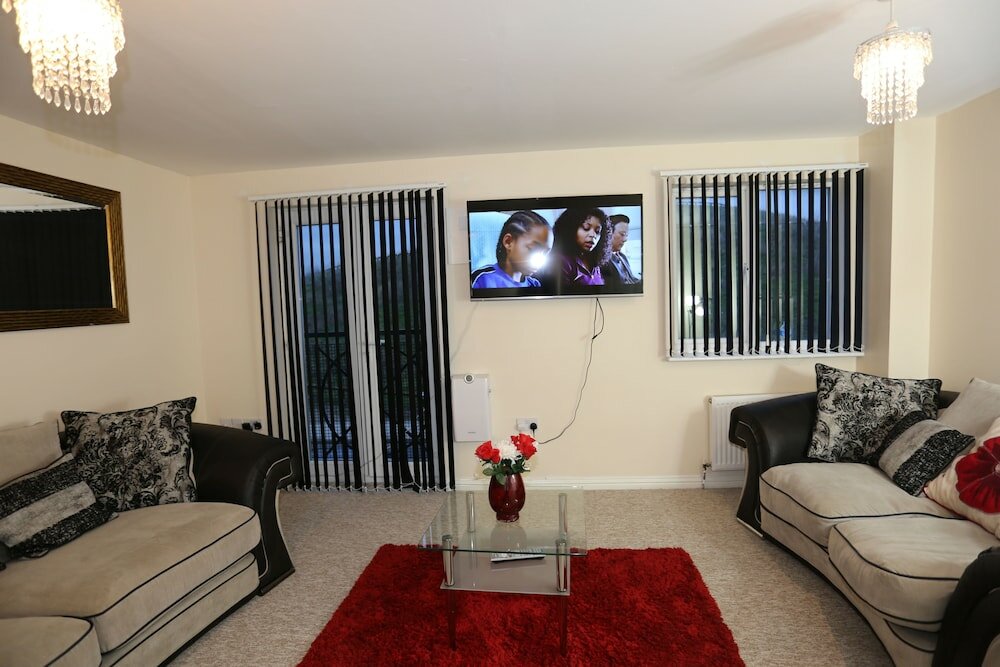 Фото Beautiful 4 beds Hillview House