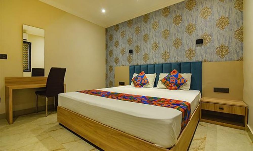 Фото Fabhotel Clive Regency Lovelock