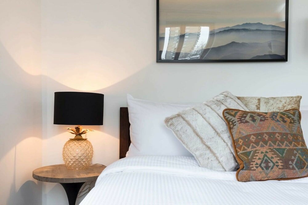 Фото Modern and Designed 2 Bedroom Apartment With Terrace Notting Hill