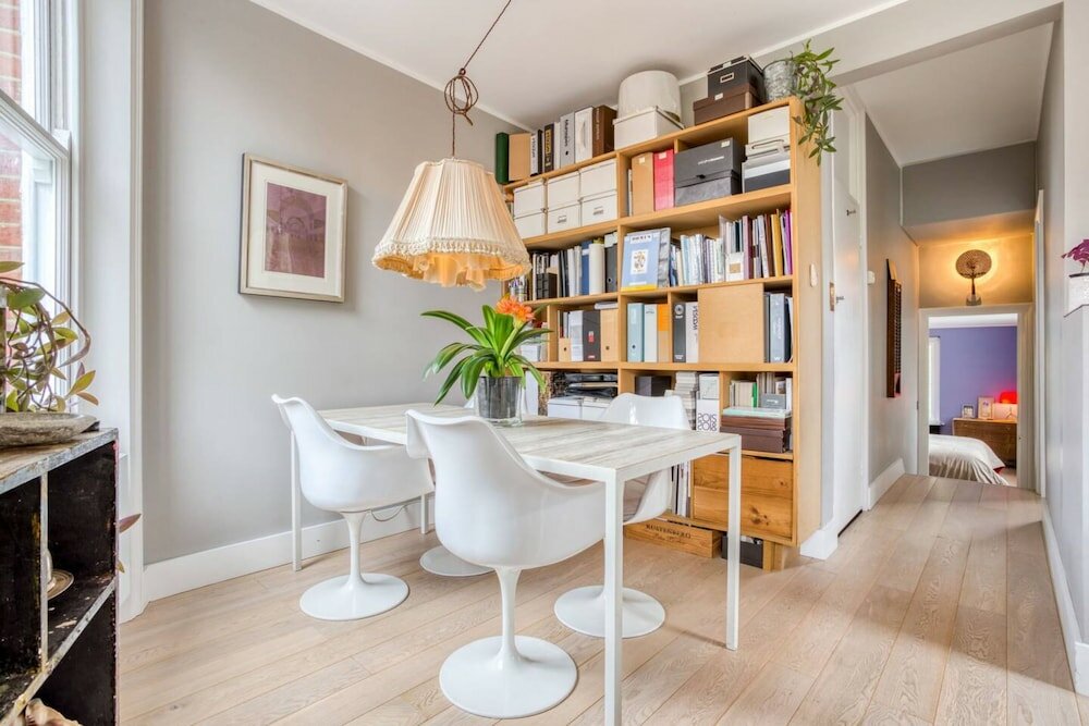 Фото Beautiful and Airy 1 Bedroom Flat - West London