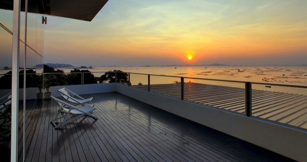 Фото Balcony Seaside Sriracha Hotel & Serviced Apartments