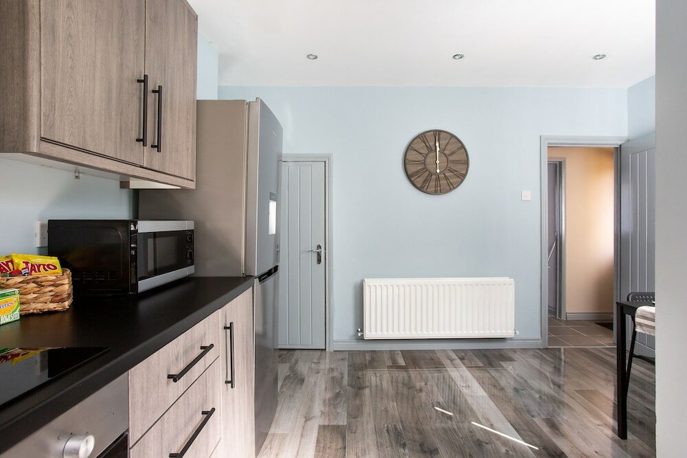 Фото Fully Refurbished North Belfast Home 3
