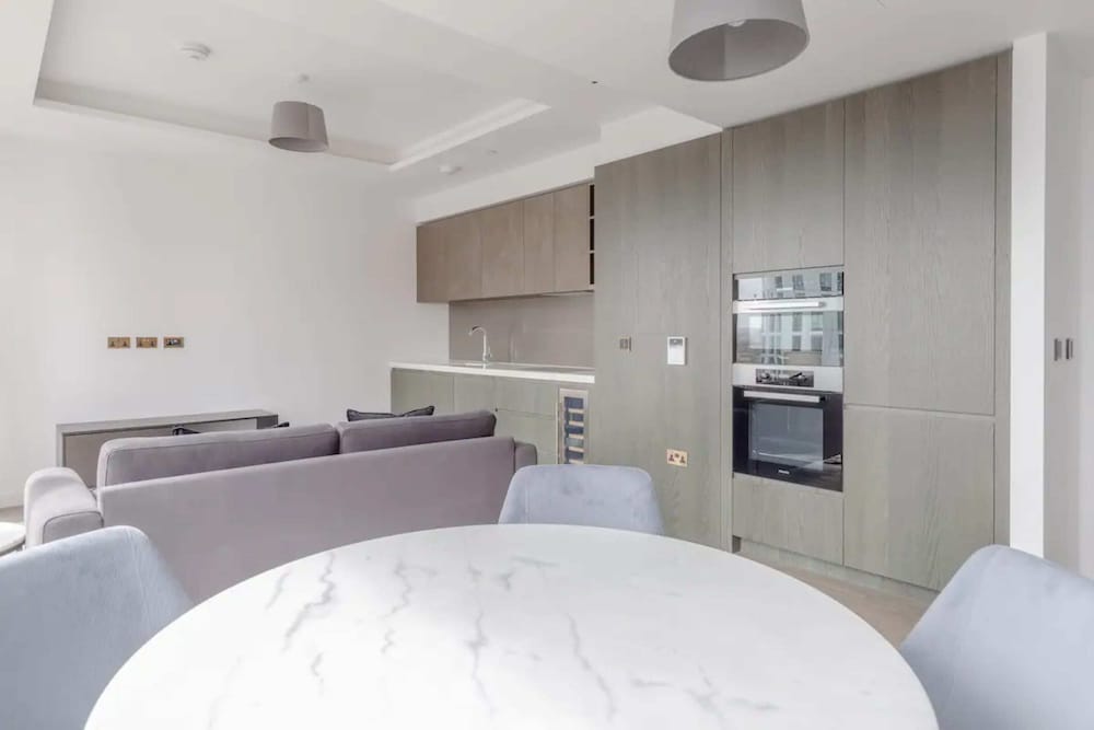 Фото Luxurious 1bd Flat by the River - Vauxhall