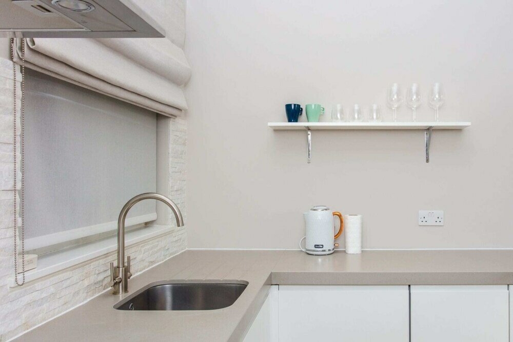 Фото Modern & Spacious 1 Bedroom Apartment in London