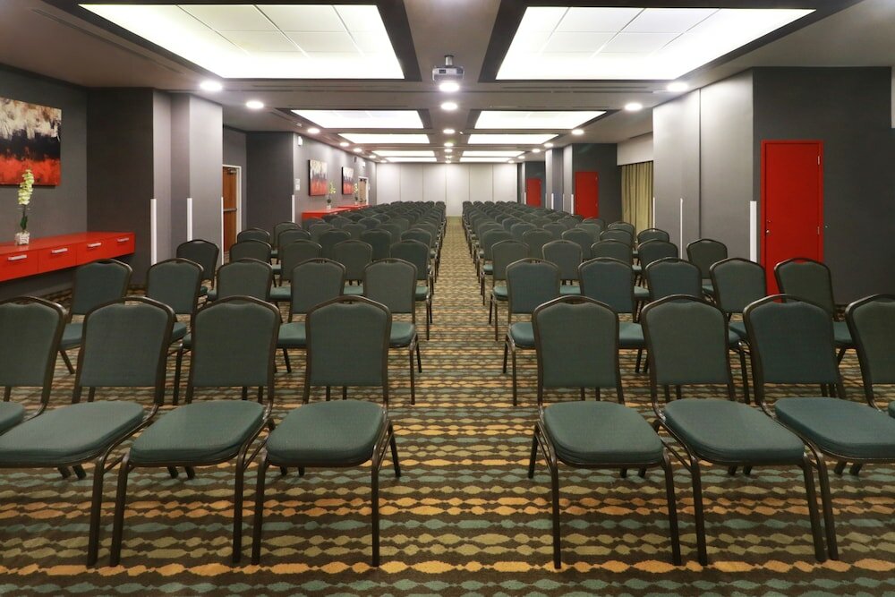 Фото Wyndham Garden Guadalajara Acueducto