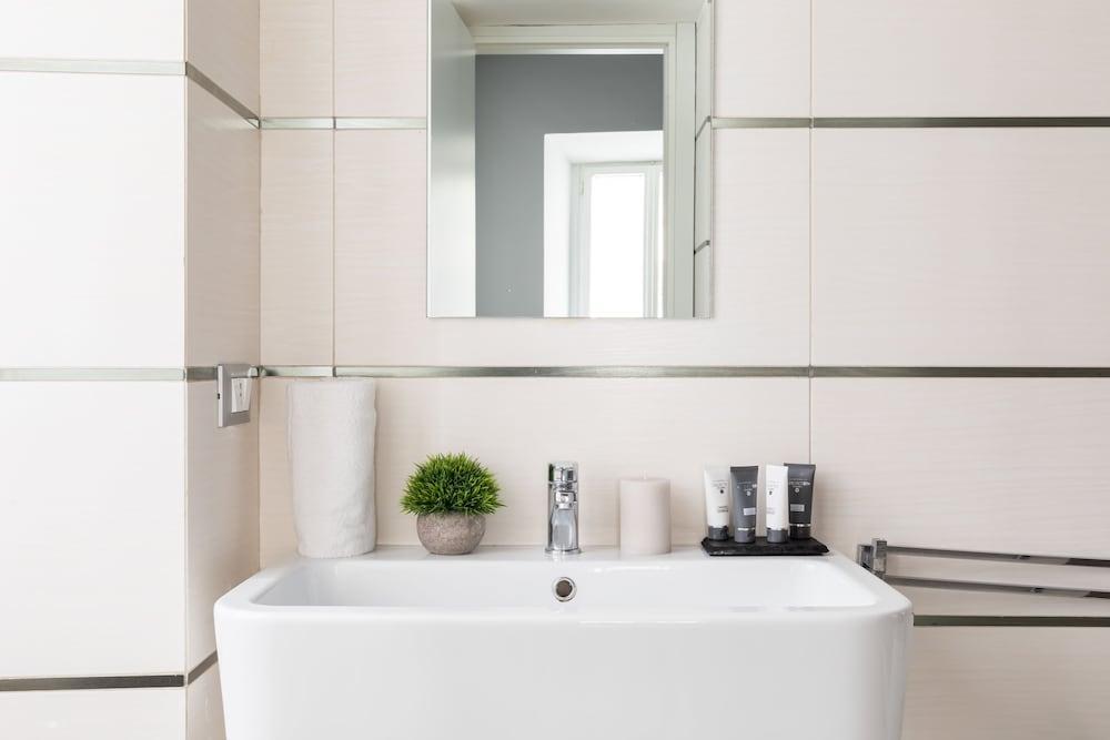 Фото A World Aparts - 87 Boschetto