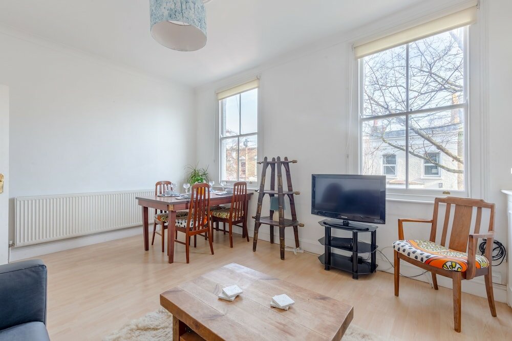 Фото Spacious 3 Bedroom Flat in Brixton