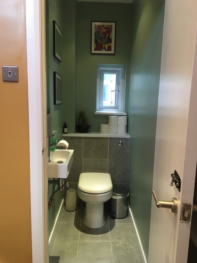 Фото Charming 1 Bed Near Tube with Parking Permit