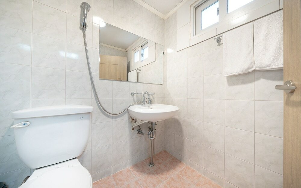 Фото Jangchung Jc Inn