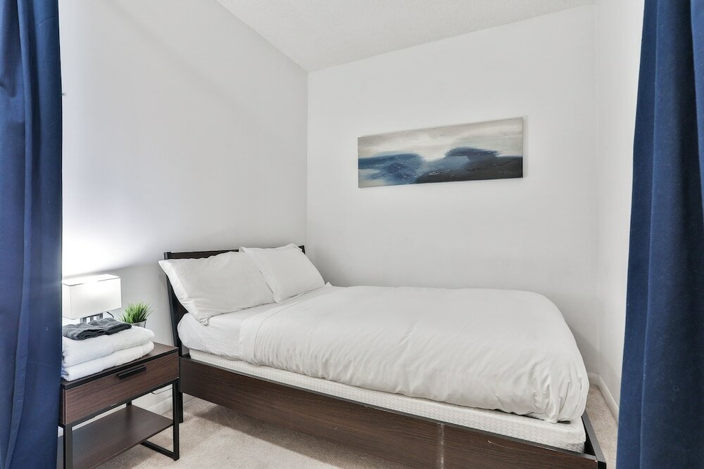 Фото Vibrant Urban Condo 2Bed 2Bath