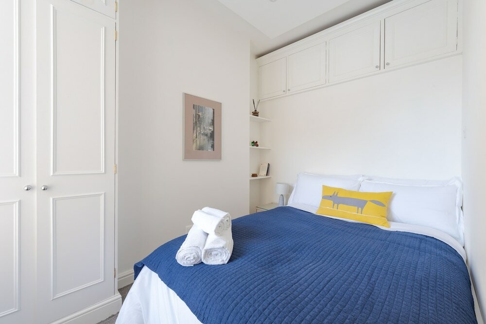 Фото Bright two Bedroom Flat in Fashionable Fulham by Underthedoormat