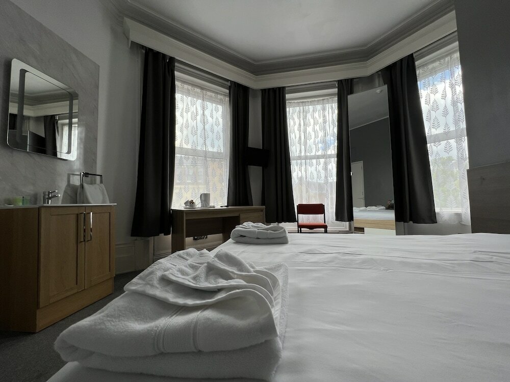 Фото Capital One Hotel