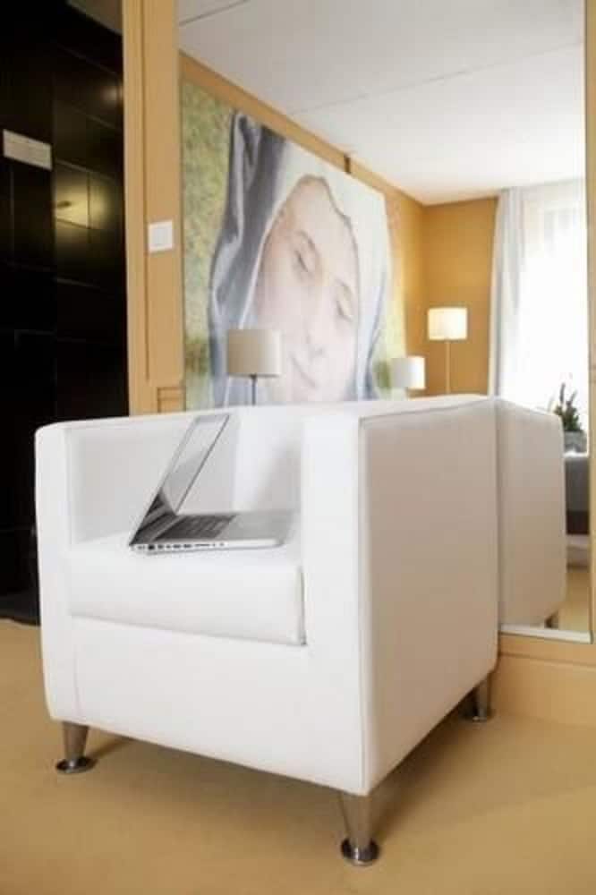 Фото Hotel Cecyl