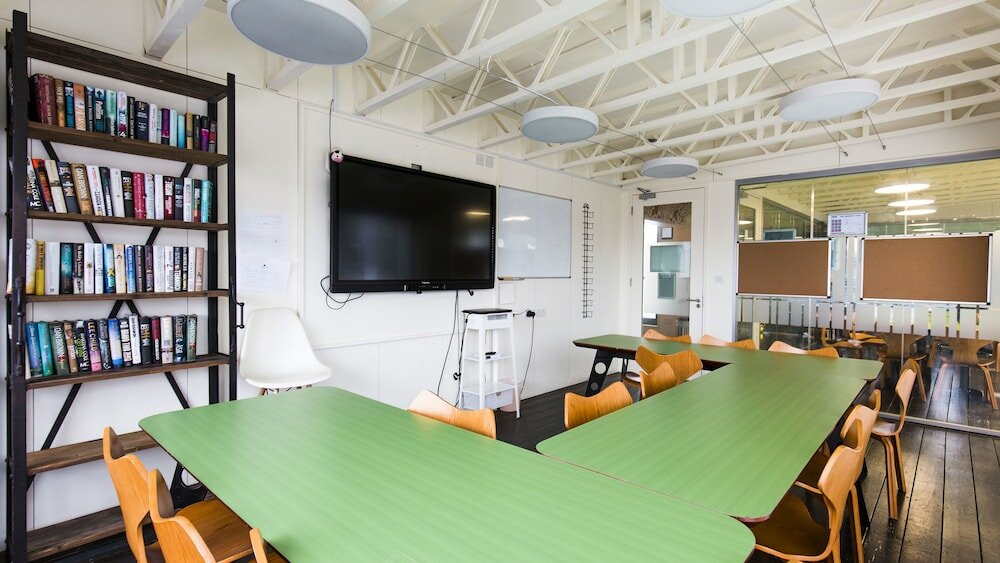 Фото Student Hotels Willesden