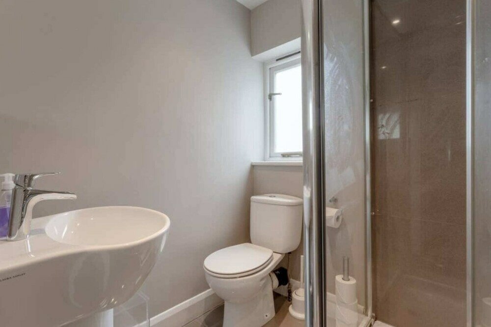 Фото Contemporary 2bd Flat w Patio, Clapham!