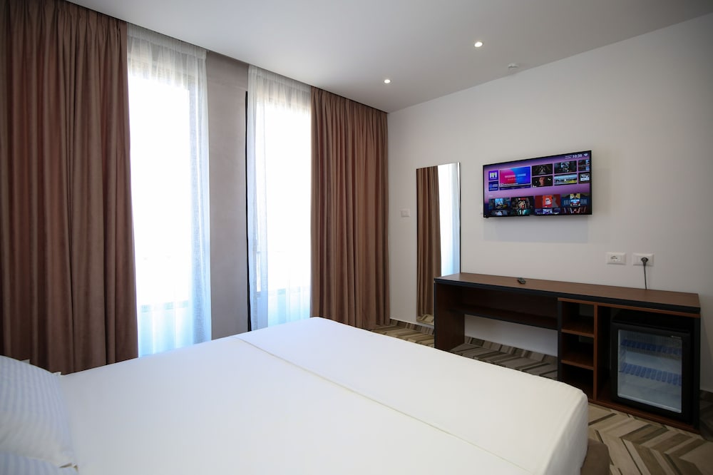 Фото Sea & Sand Hotel