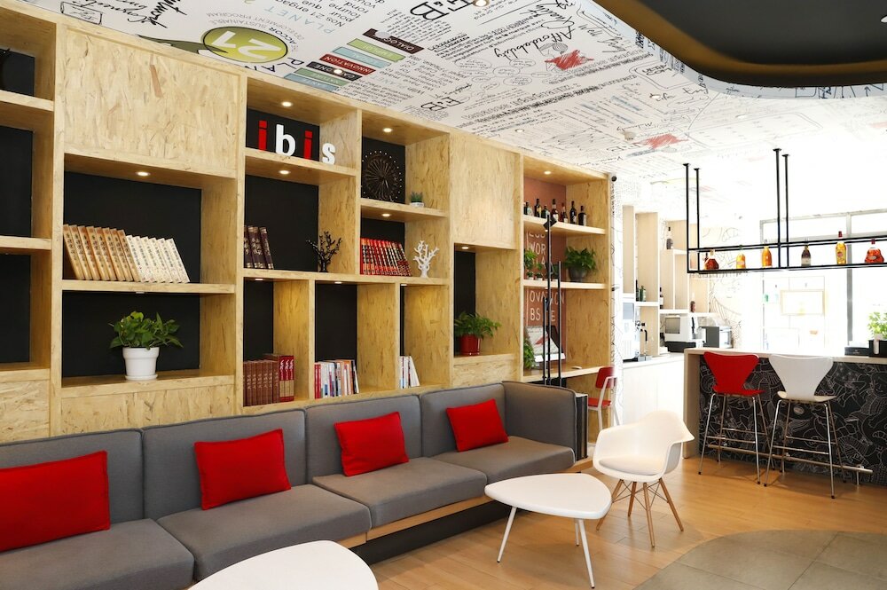 Фото Ibis Harbin West Railway Station Wanda plaza hotel