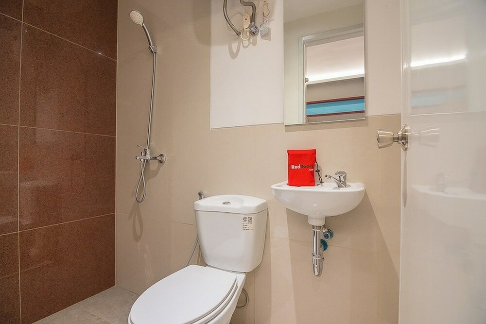 Фото RedDoorz near Taman Rejomulyo