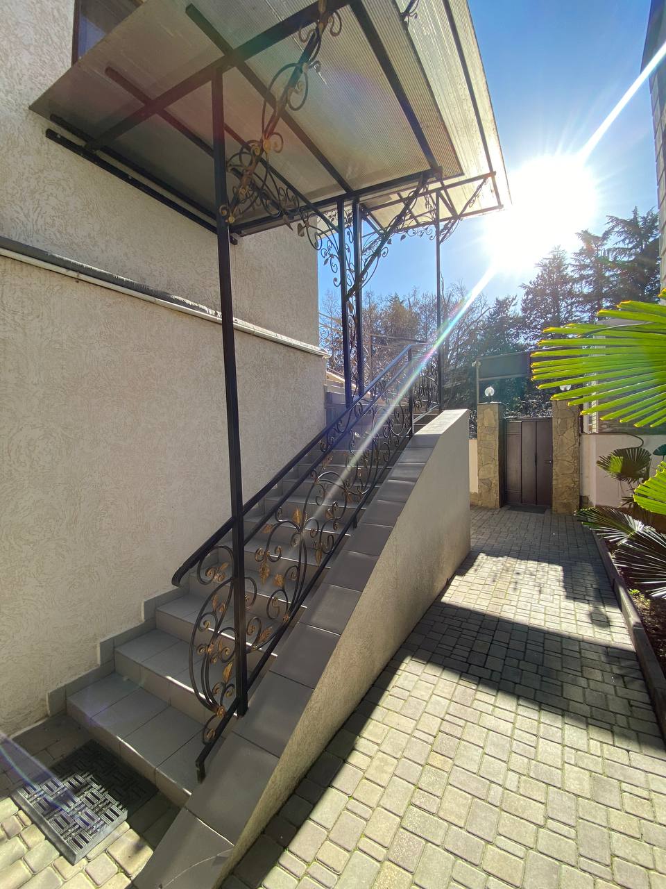 Фото Нептун у реки