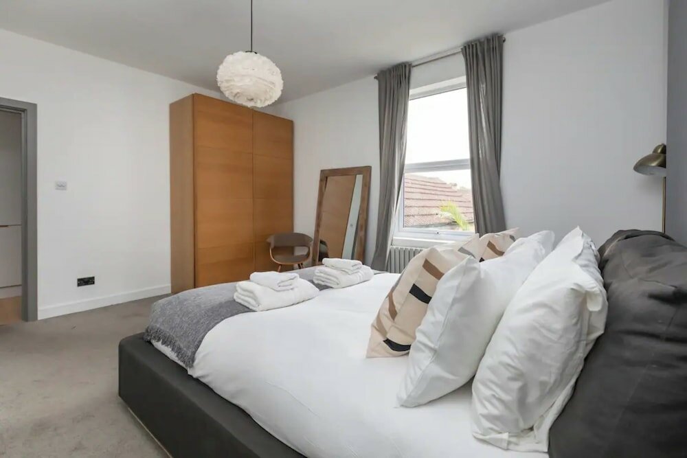 Фото Bright & Stylish 2bd Flat - Brockley