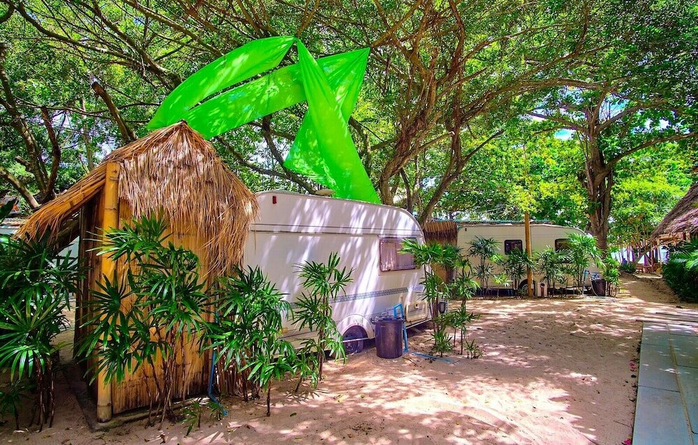 Фото Beach House Camp