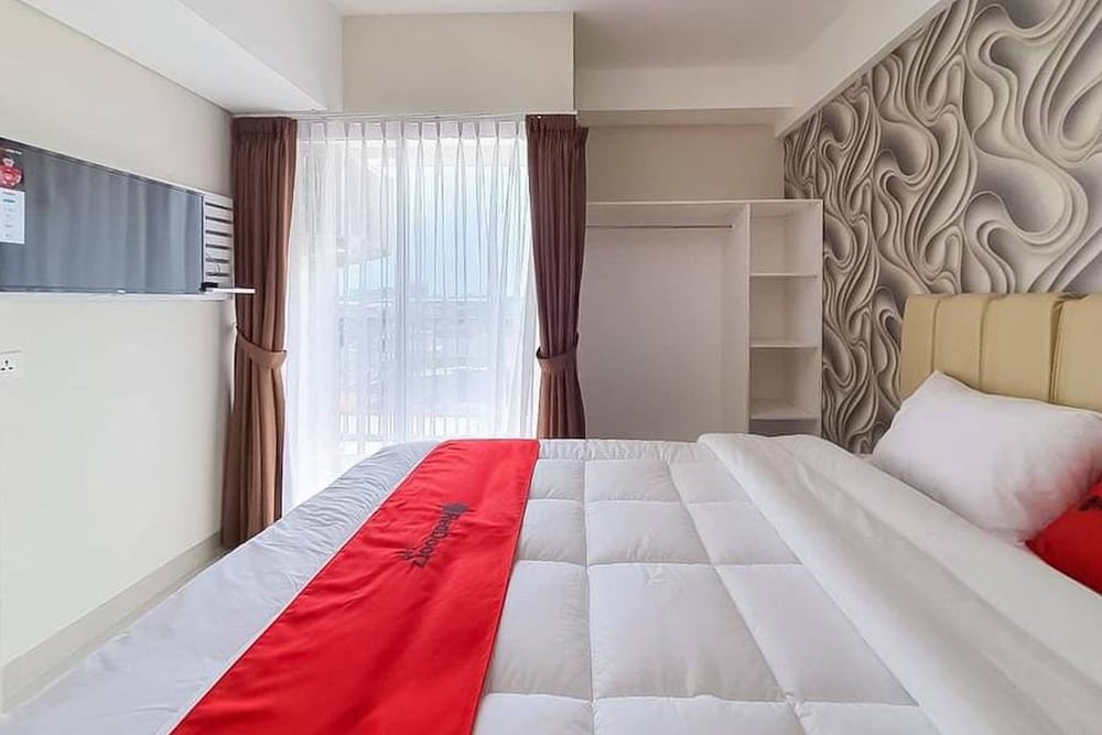 Фото RedDoorz Apartment @ Padina Soho and Residence