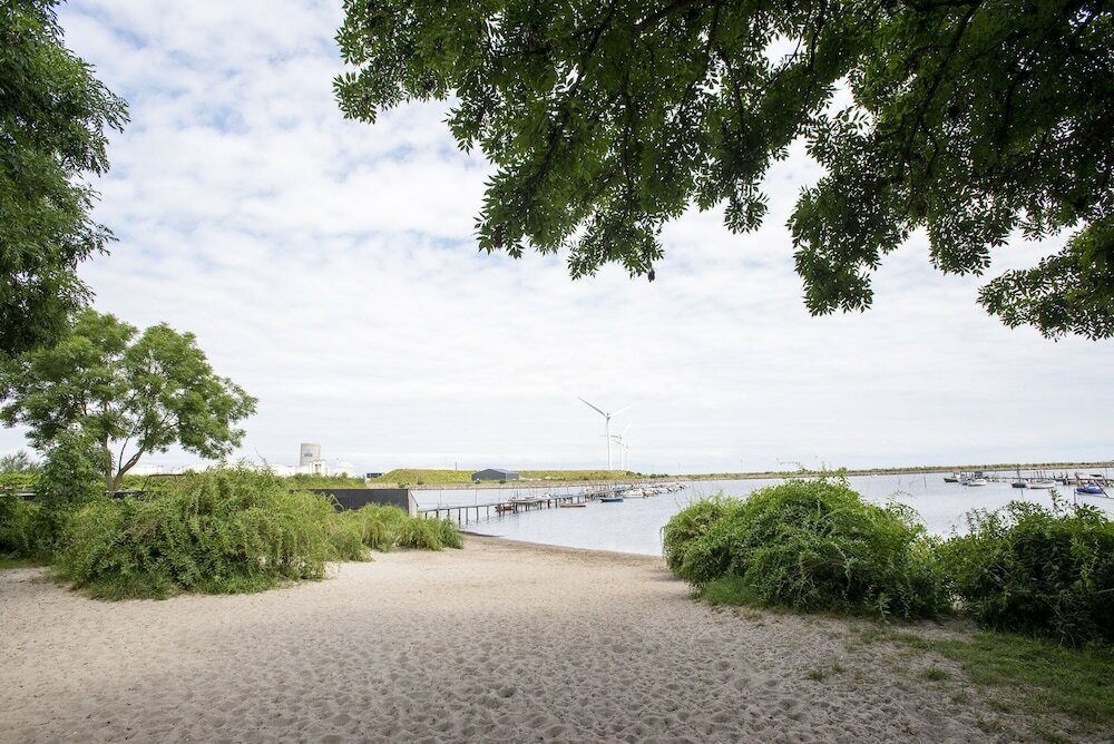 Фото By the Beach Gardens - Into This Place